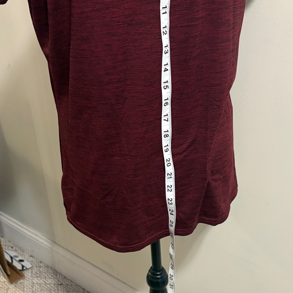 Comfy Women’s Heather Red V-Neck Short Sleeve Top - Picture 4 of 5